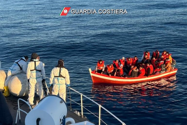 More than 20 illegal immigrants missing off Italy