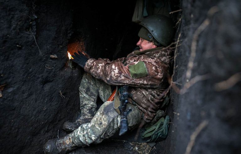 Moscow says to block Ukrainian forces in Bakhmout, kyiv denies