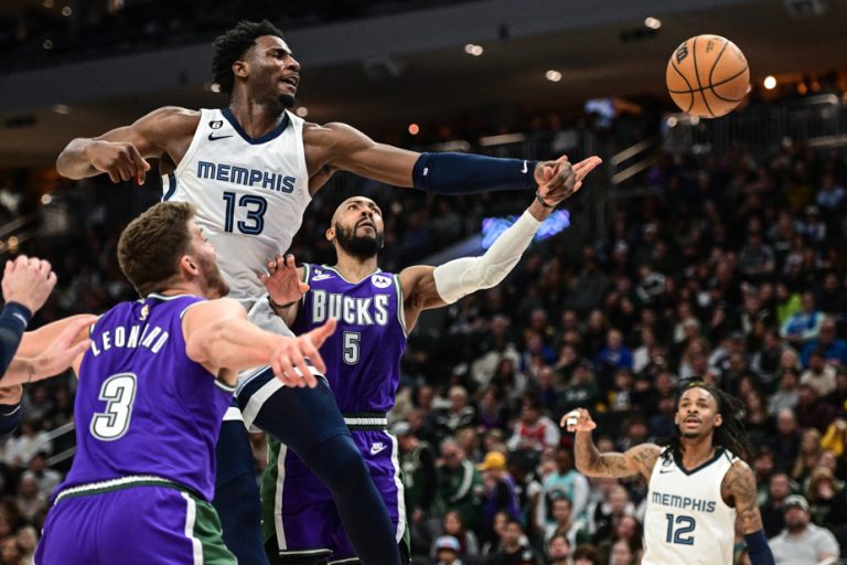 NBA |  Jaren Jackson Jr named Defender of the Year