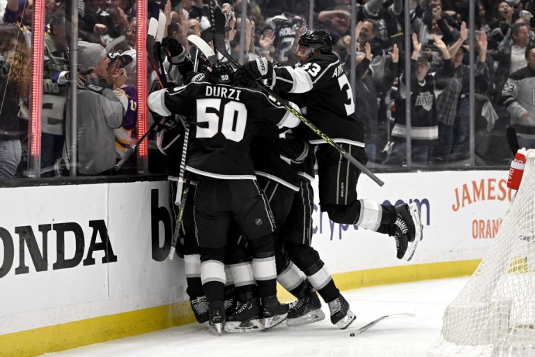 NHL playoffs |  Kings beat Oilers in overtime