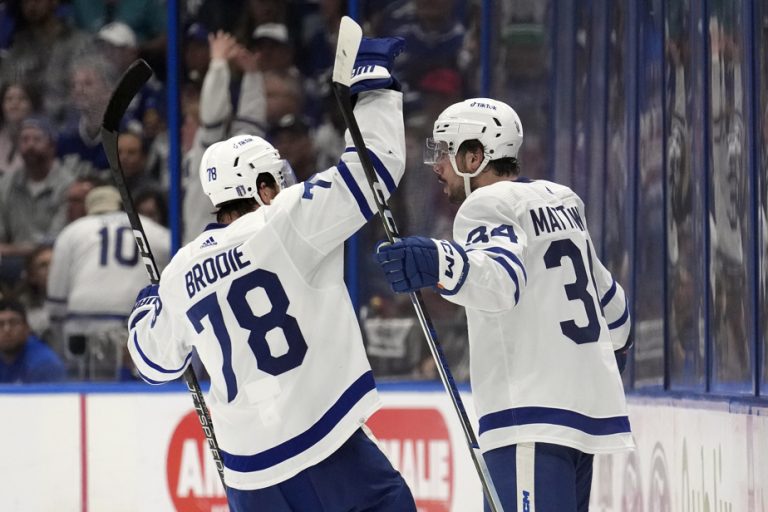 NHL playoffs |  Maple Leafs win first series since 2004