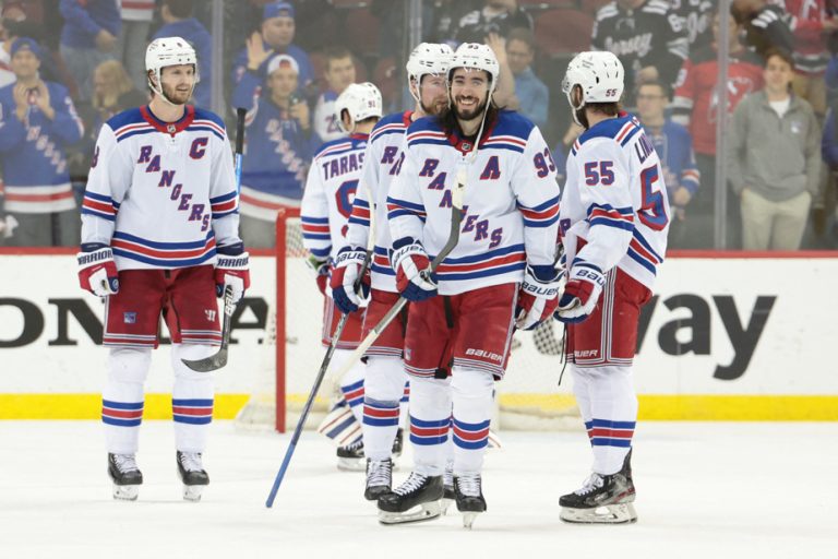 NHL playoffs |  Rangers extend lead against Devils