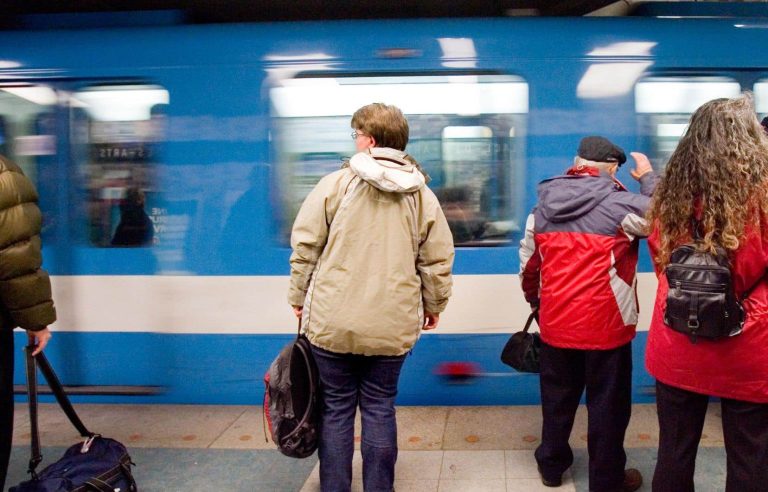 Normal service has resumed on the green line of the Montreal metro