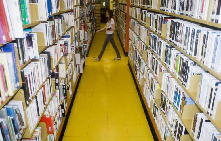 [Opinion] Books from here carefully chosen in the library