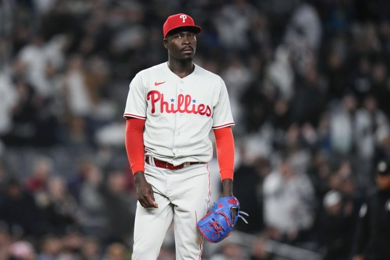 Phillies still winless after 8-1 loss to Yankees