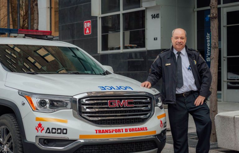 Police escort in Montreal for organs ready for transplant