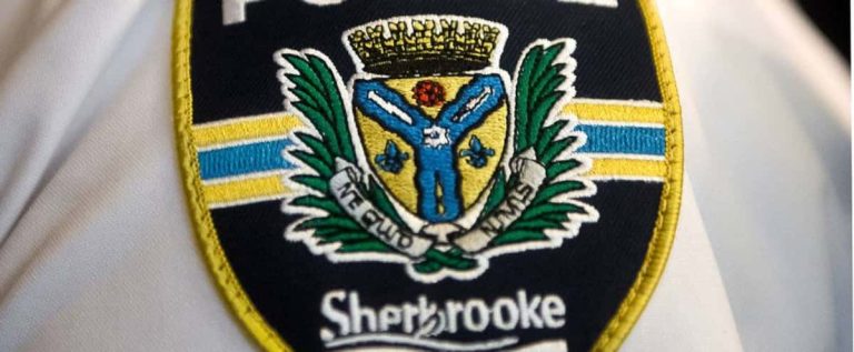 Police operation in Sherbrooke: he stabs a man and hides in his home