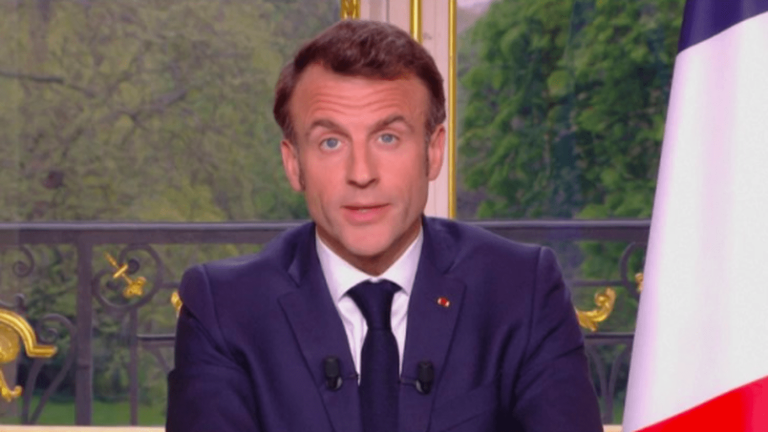 Politics: Emmanuel Macron presses the unions and wants to win back the French