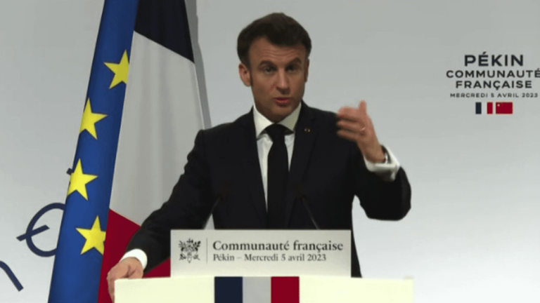 Politics: from Beijing, Emmanuel Macron responds to the unions