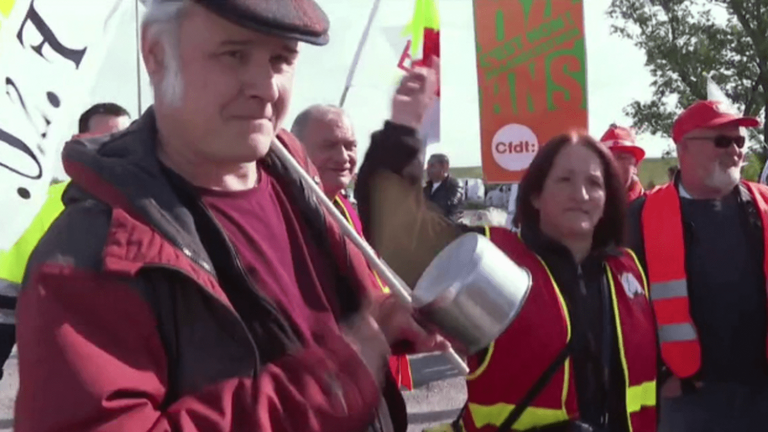 Politics: opponents of the government make themselves heard with saucepans