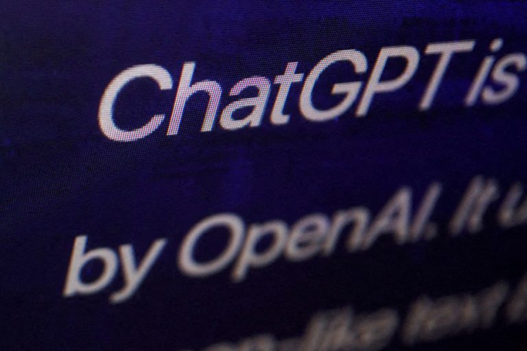 Processing of personal data |  Italy blocks ChatGPT chatbot