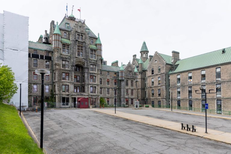 Quebec agrees with an Aboriginal group |  Work can resume at the Royal Victoria