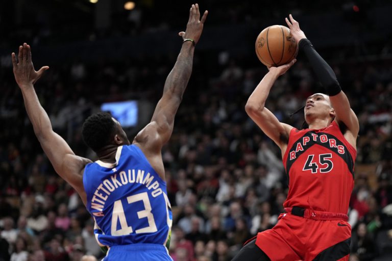 Raptors beat Bucks 121-105