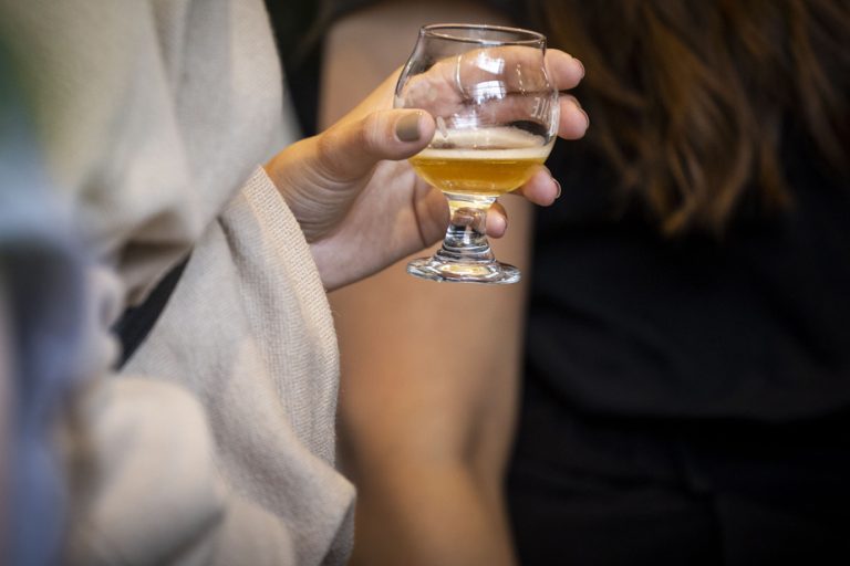 Researchers call on Health Canada to update its alcohol data