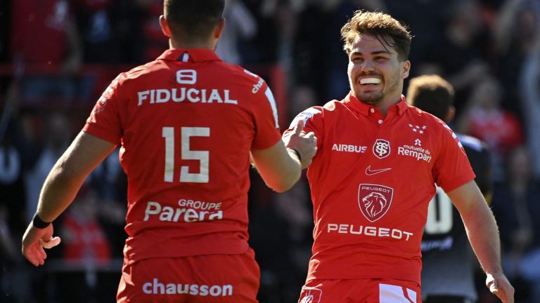 Stade Toulousain teaches the Sharks a lesson and goes to the semi-finals after a spectacular match