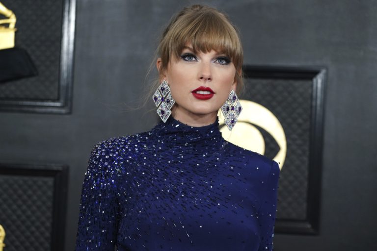 Taylor Swift and Joe Alwyn split