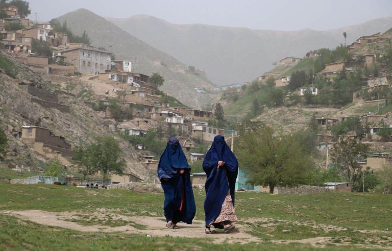 The ban on Afghan women working with the UN condemns the organization to an “awful choice”