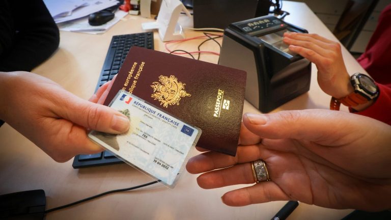 The true from the false.  How to explain the delay of three months on average to obtain a passport or redo one’s identity card?