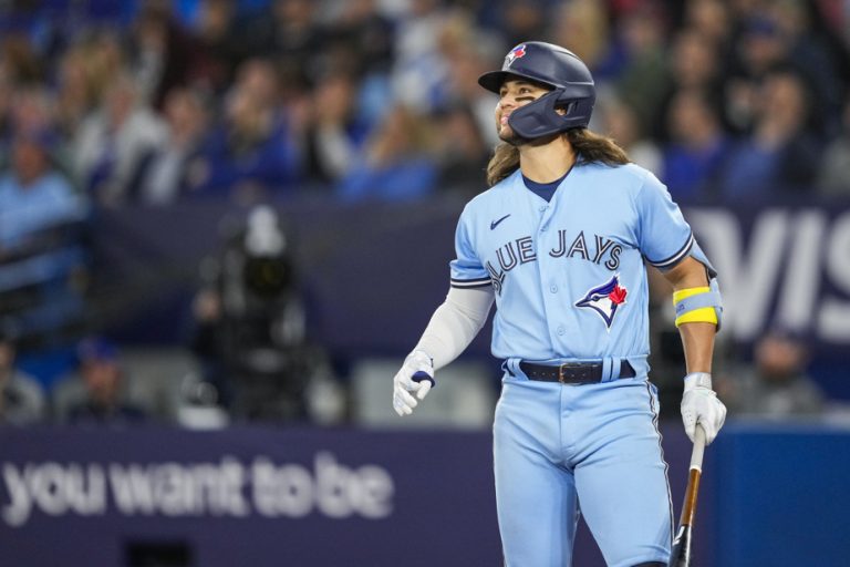 Three game sweep |  Bo Bichette helps Blue Jays defeat White Sox