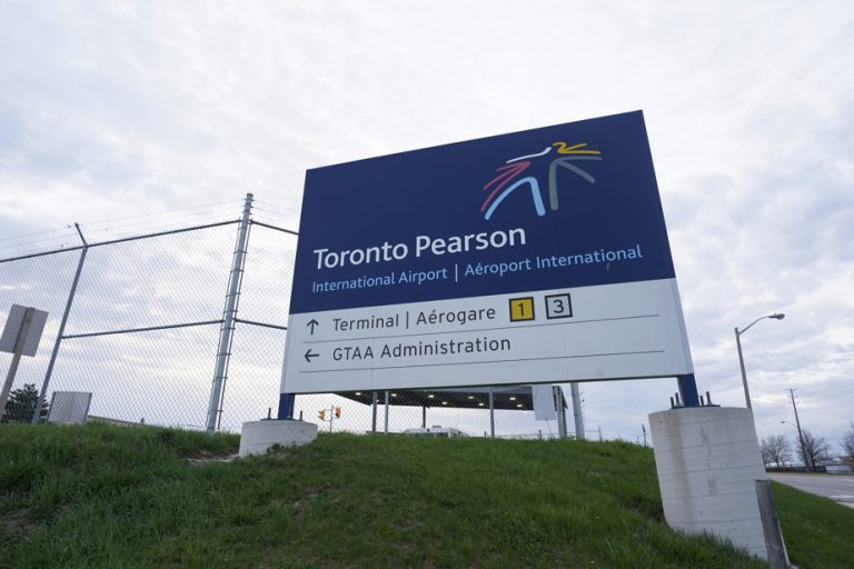 Toronto Airport |  Over $20 million in gold and valuables stolen