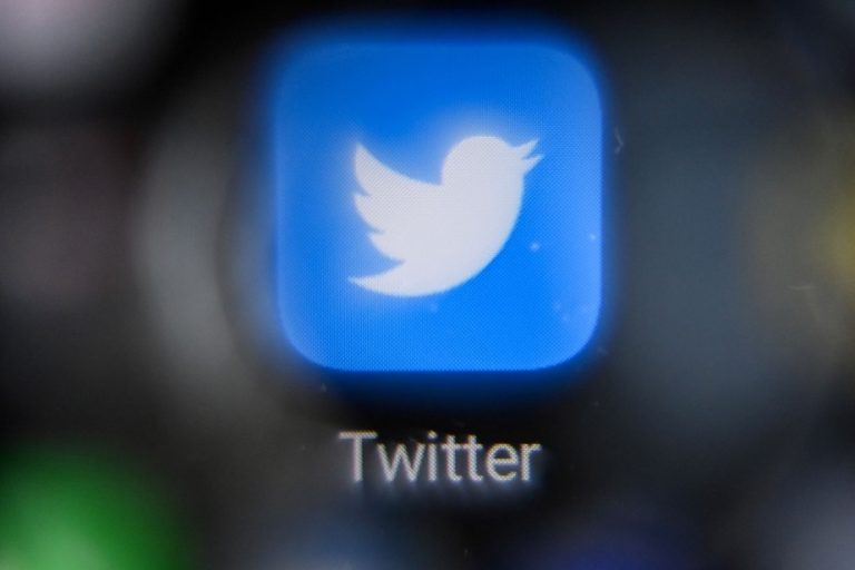 Twitter |  Blue certification hooks imposed on public figures