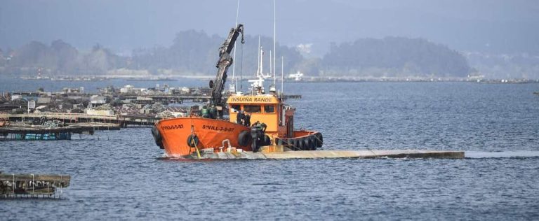 Two dead and one missing in the sinking of a fishing boat in Spain