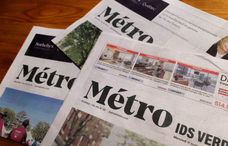 Union members of the newspaper “Métro” in turn sound the alarm