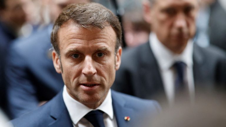 VIDEO.  Emmanuel Macron assures that he will continue to move despite “the anger that is expressed”