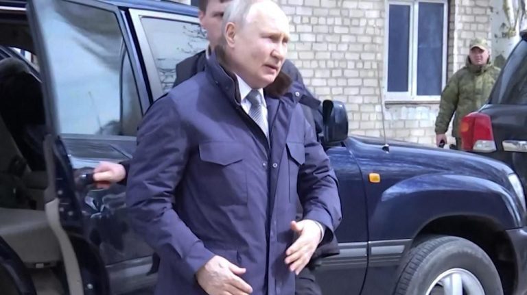 Vladimir Putin on surprise visit to Kherson and Luhansk regions