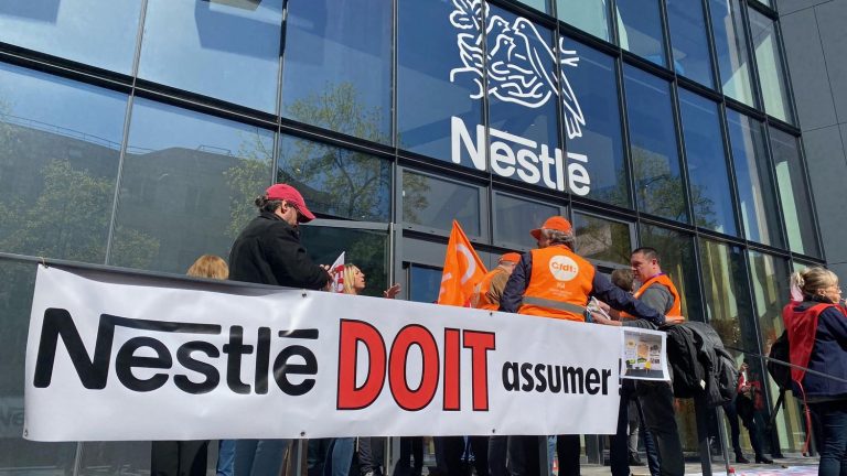 “We can use the premises to do something else”, pleads a union delegate to the management of Nestlé