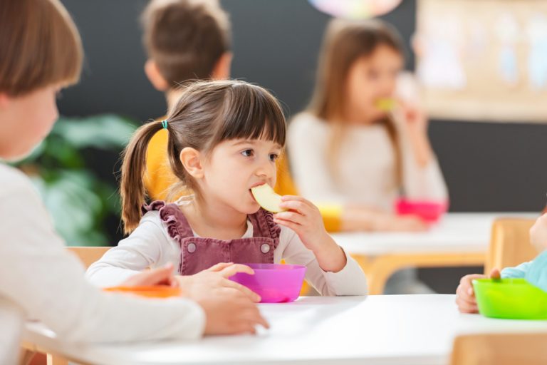 What are we waiting for to feed our children at school?