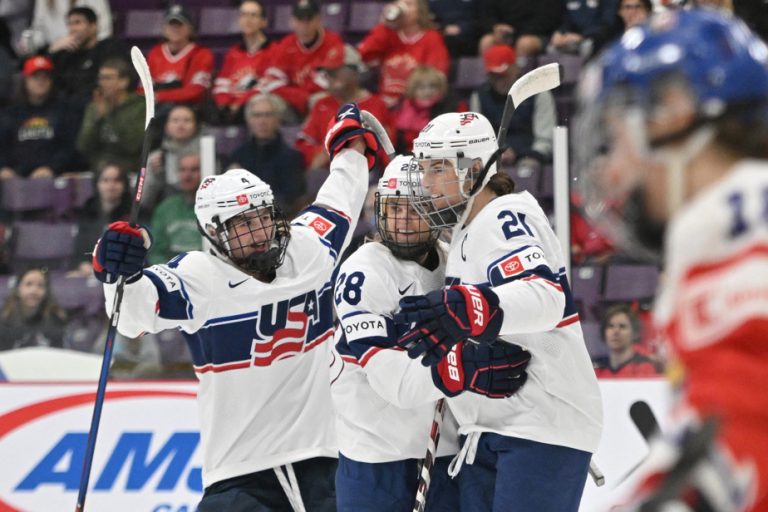 World Women’s Hockey |  USA advance to final