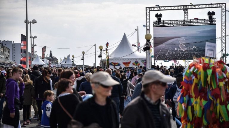 a driver loses control of his vehicle and hits the crowd in Berck-sur-Mer, ten injured