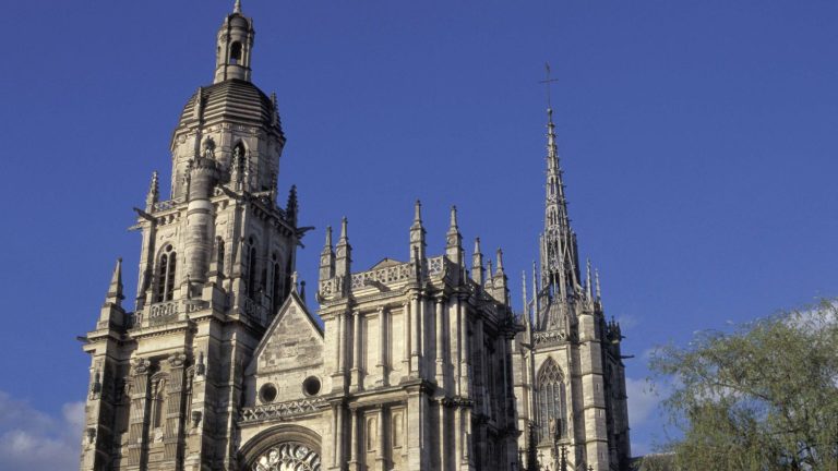 a priest from the diocese of Evreux indicted for attempted sexual assault on a minor