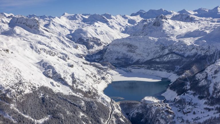 four Italians swept away by an avalanche, three are missing