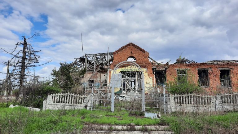 in Grakove, the inhabitants want to “rebuild their houses and punish the culprits”