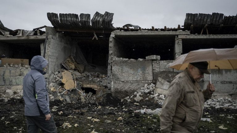 in the Donbass, “nothing will change” for these Ukrainians after the exchange between Volodymyr Zelensky and Xi Jinping