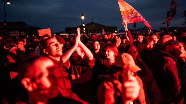 justice orders the prefect of police of Paris to publish bans on night gatherings in advance