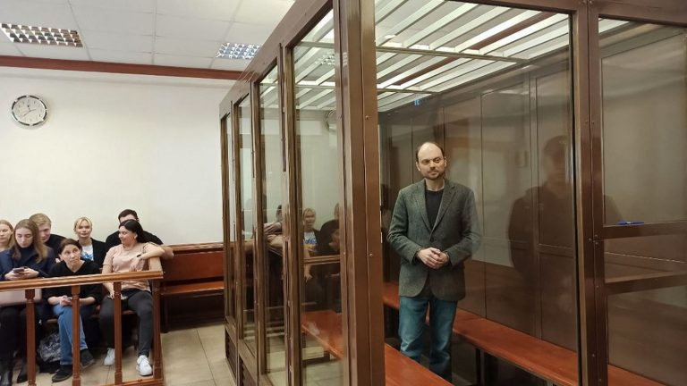 political opponent Vladimir Kara-Murza sentenced to 25 years in prison for “high treason”