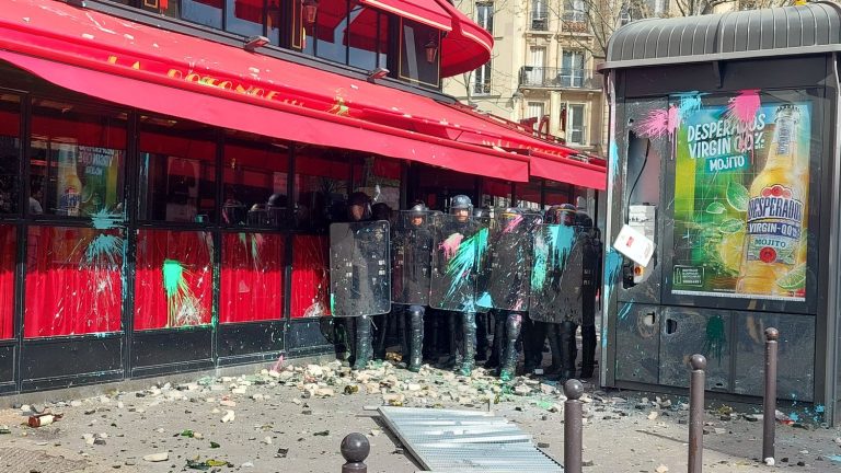 the Parisian restaurant targeted by protesters against the pension reform