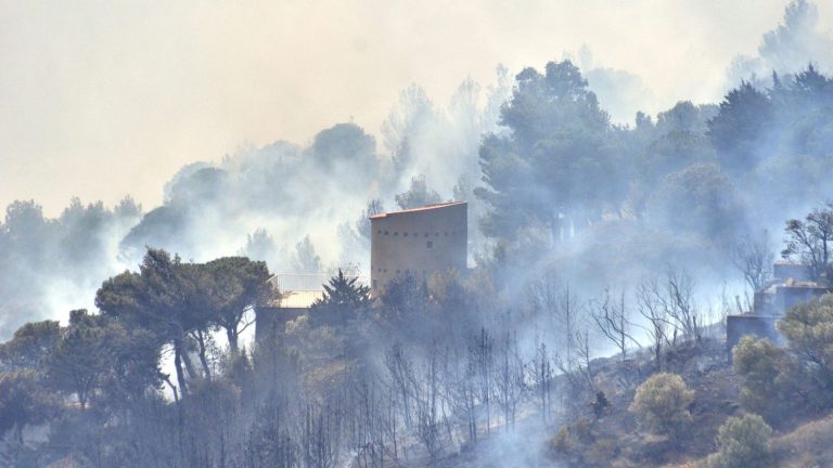 the fire “is under control but not fixed”, according to the spokesperson for Civil Security