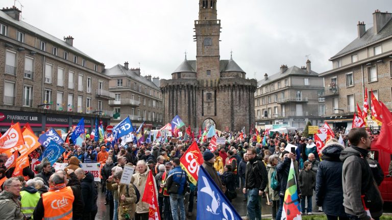 the mobilization in Vire, in Calvados, took place “calmly” according to the prefecture