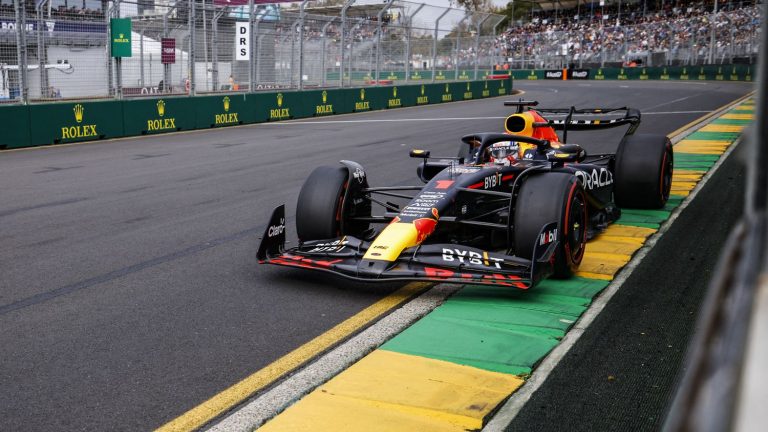 the pass of three victories for Red Bull with Max Verstappen?  Follow the Australian Grand Prix