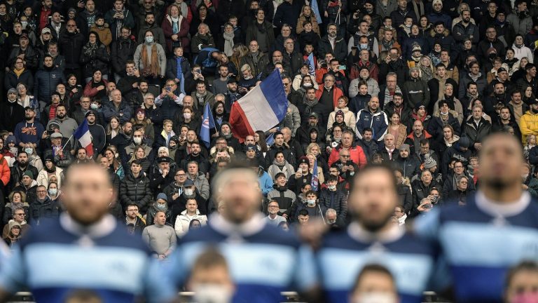 the project of hymns sung by children’s choirs abandoned in the majority of stadiums to… protect the pitch