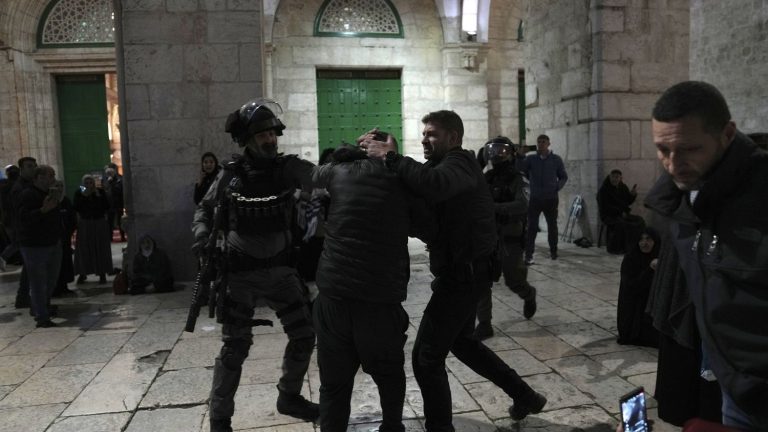 what we know about the clashes at the Al-Aqsa Mosque in Jerusalem