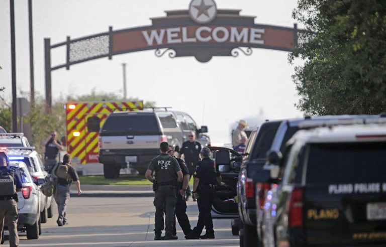 Gunman kills eight at Texas mall