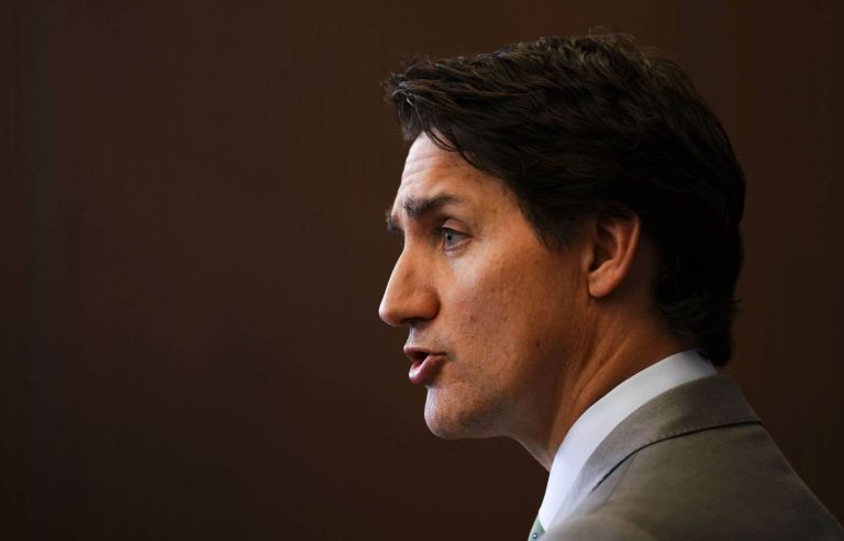 Justin Trudeau recommits to water law reform