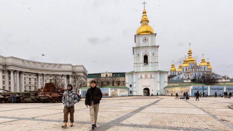 new night strike against the city of kyiv, a military site in the west of the country affected