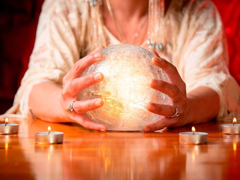 5 criminal cases solved by psychics