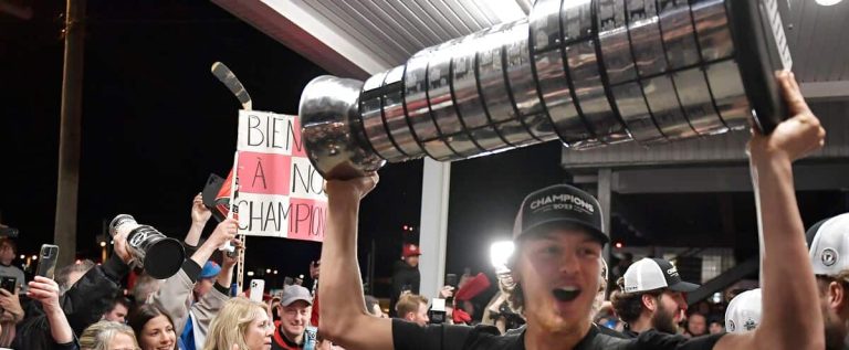 [À VOIR] QMJHL Final: the Remparts awaited by hundreds of fans upon their return to Quebec